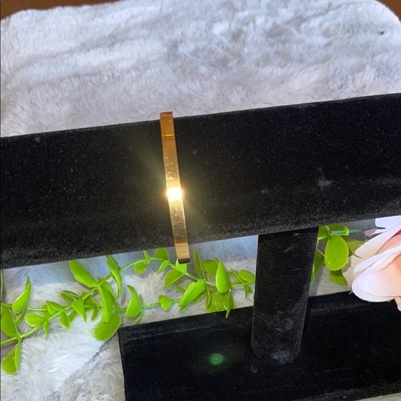 MVMT Gold Bracelet - Picture 1 of 2